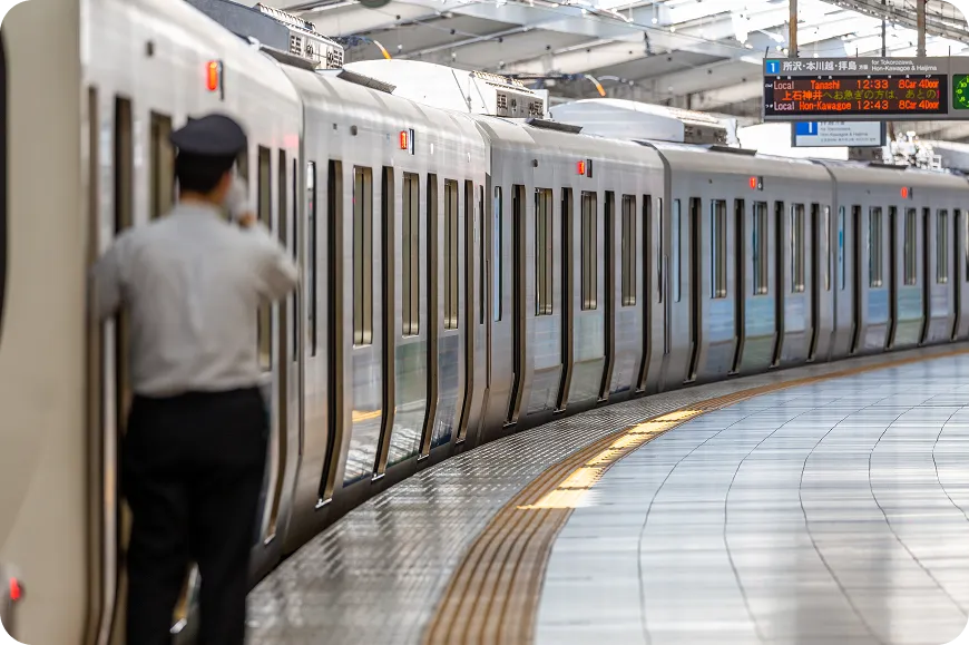 娘ひとりで習い事へ電車でむかう