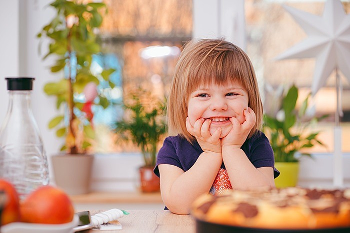 【親必見】子どもの自己肯定感を「高める」親と「なくす」親の特徴やかかわり方を紹介